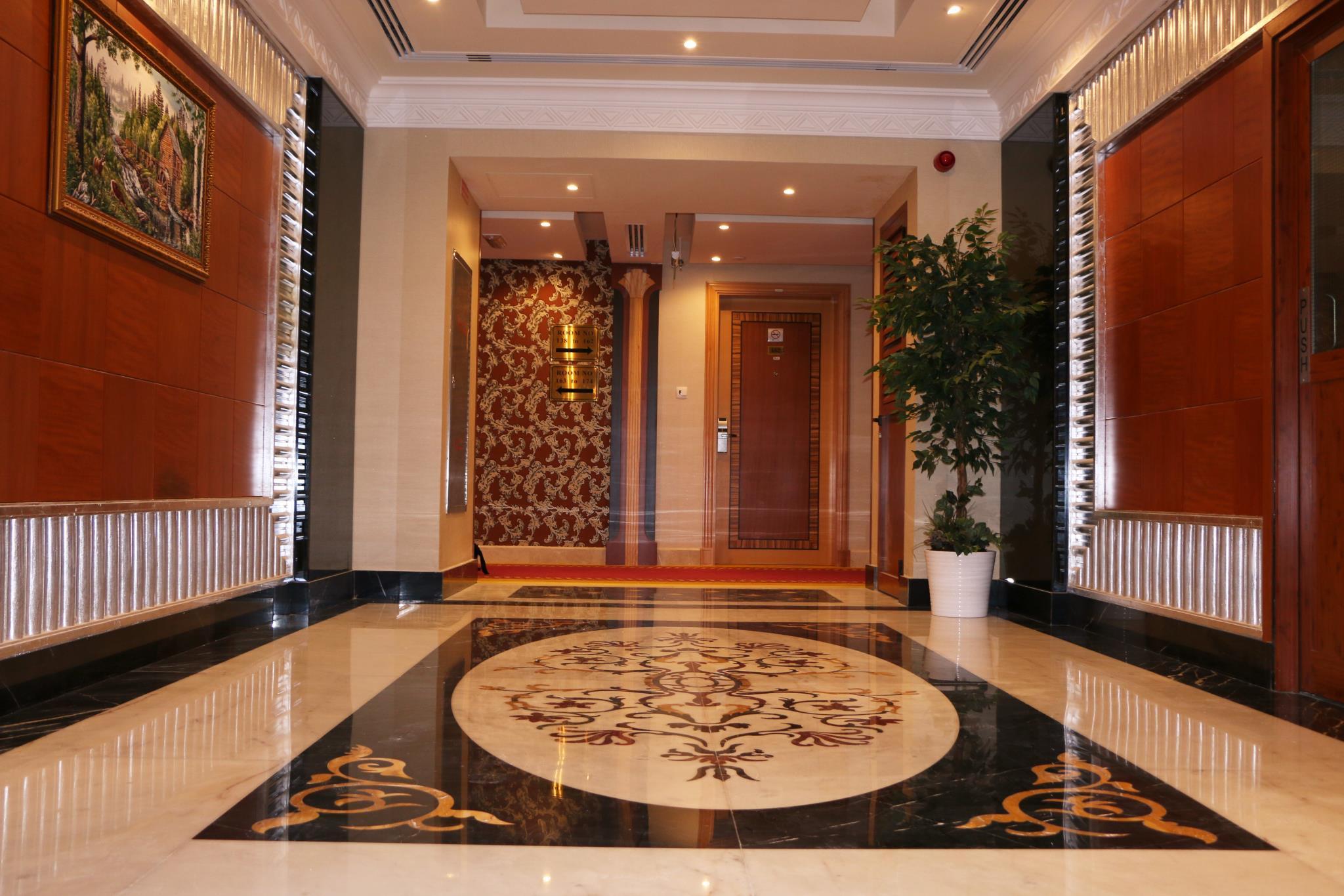 Hotel Red Castle 4*