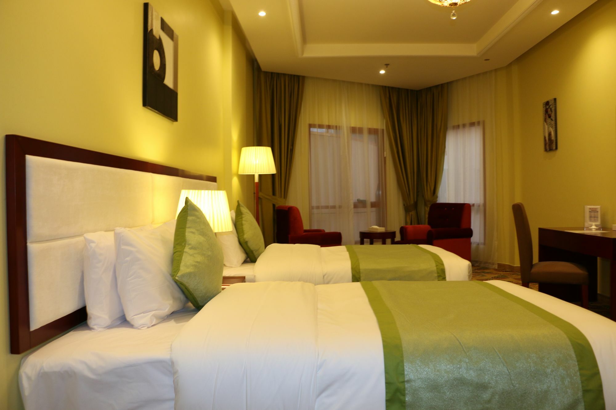 Hotel Red Castle