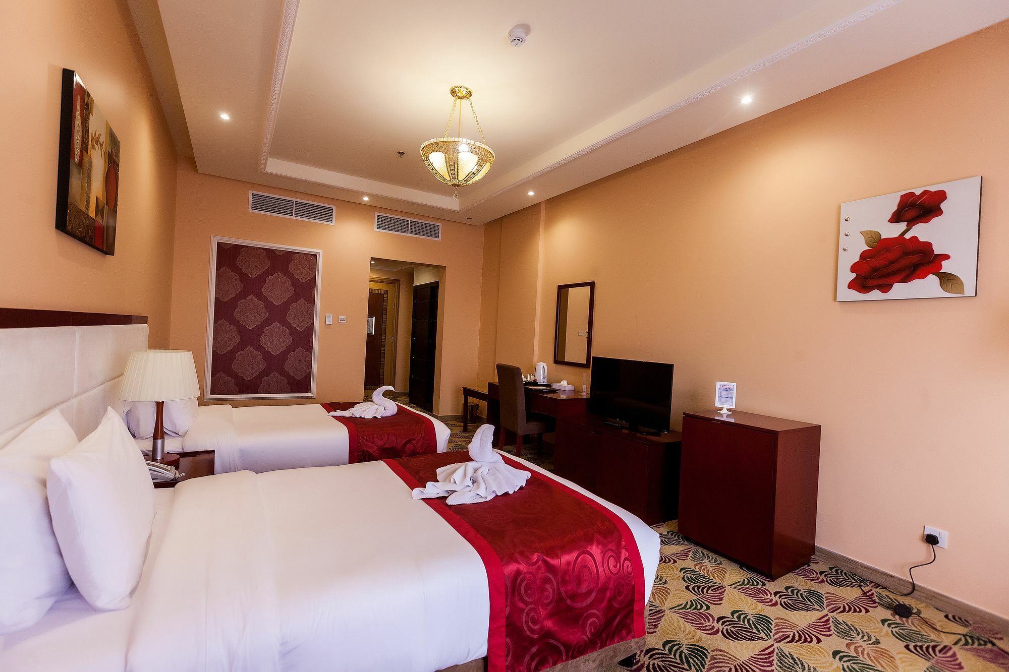 Hotel Red Castle