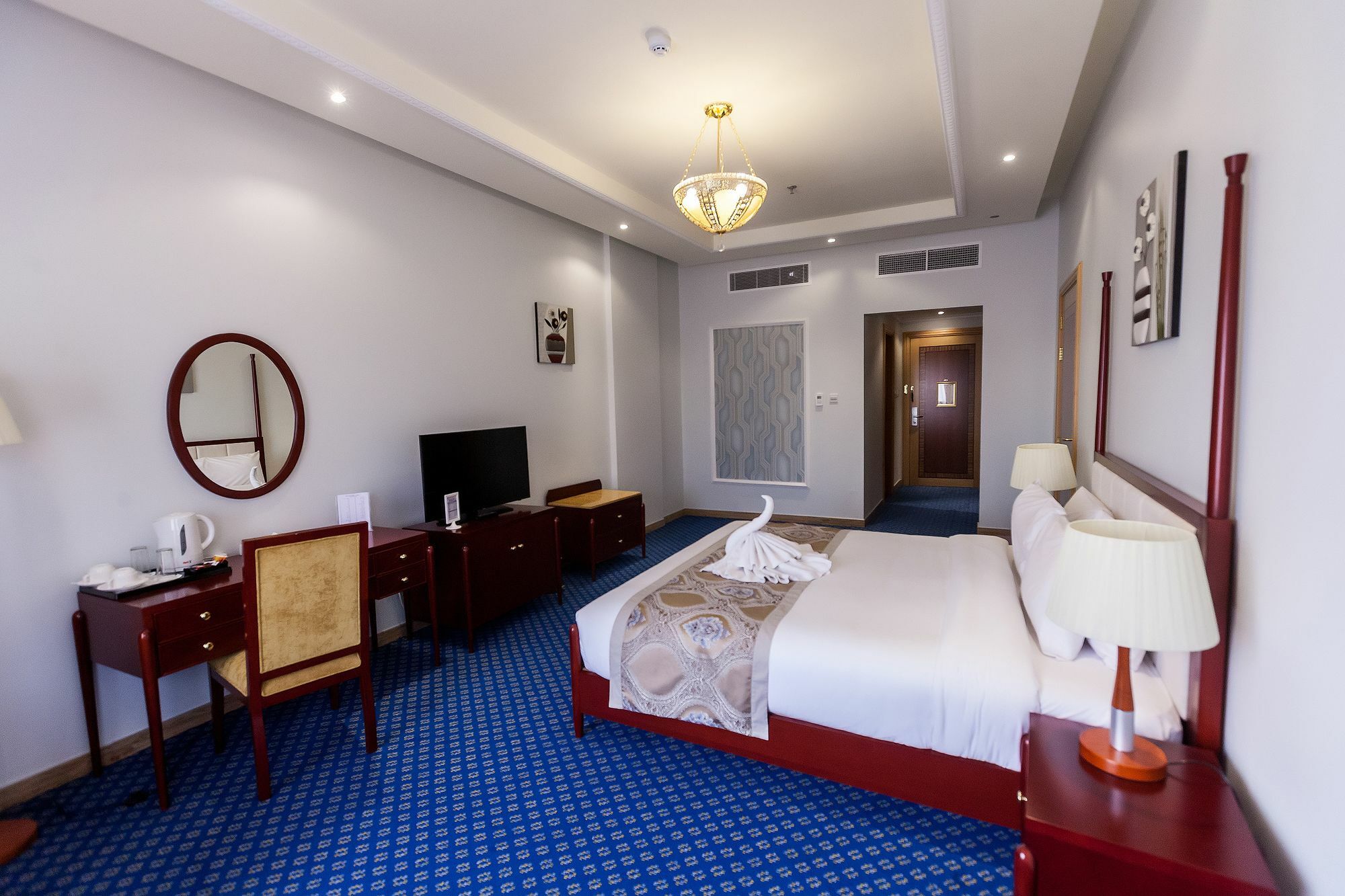Red Castle 4*
