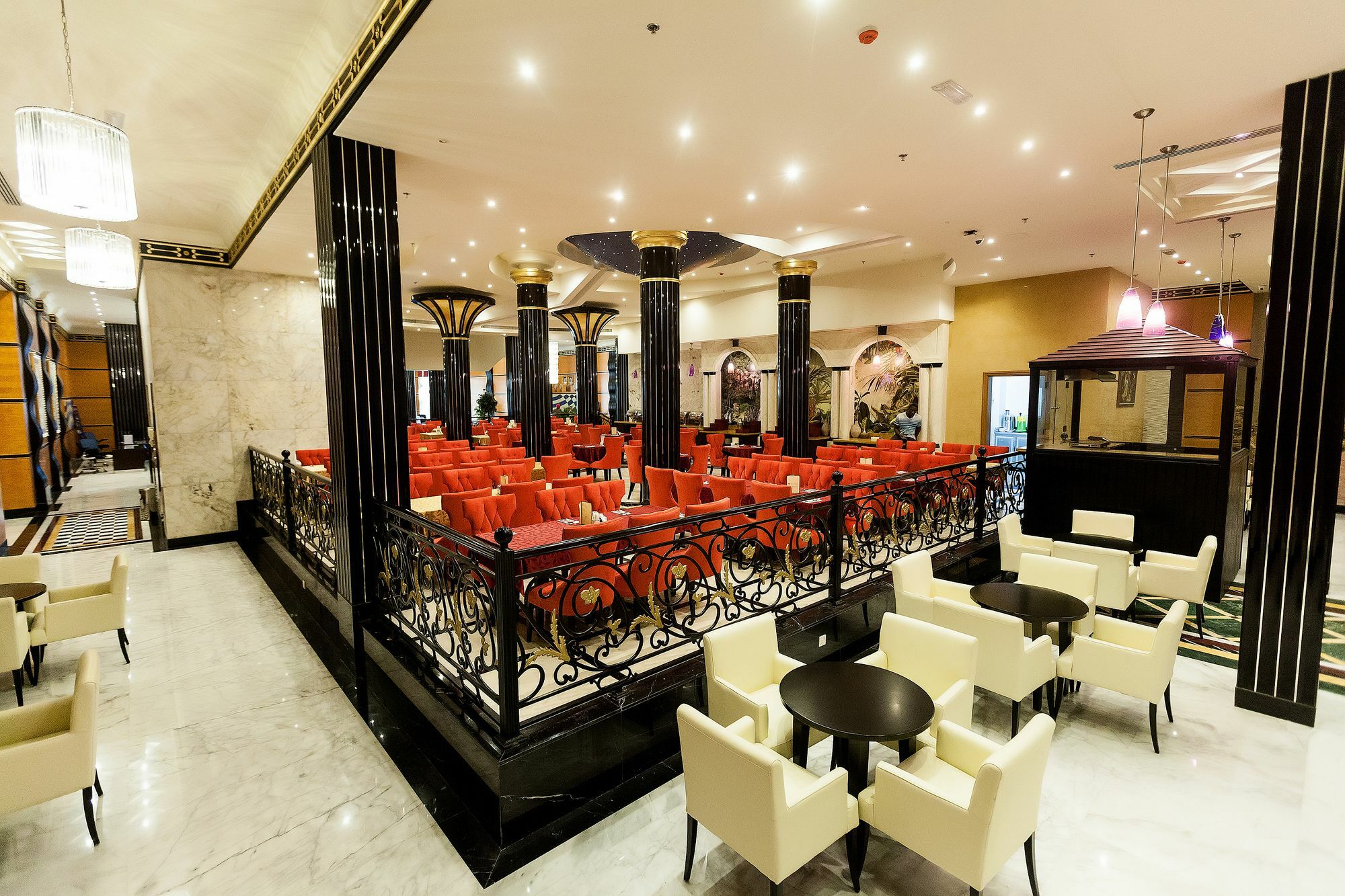 Red Castle Hotel 4*